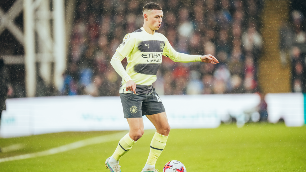 PHIL-ING GOOD : Foden looking to unlock the Palace defence.