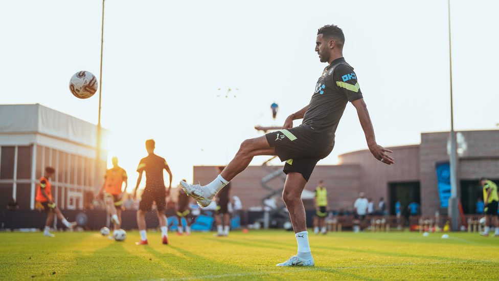 AERIAL SKILLS : Riyad Mahrez tests out his touch