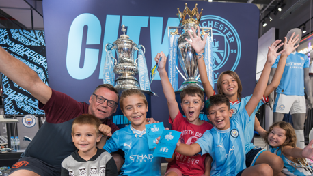 Los trofeos en PUMA Unicenter de Buenos Aires