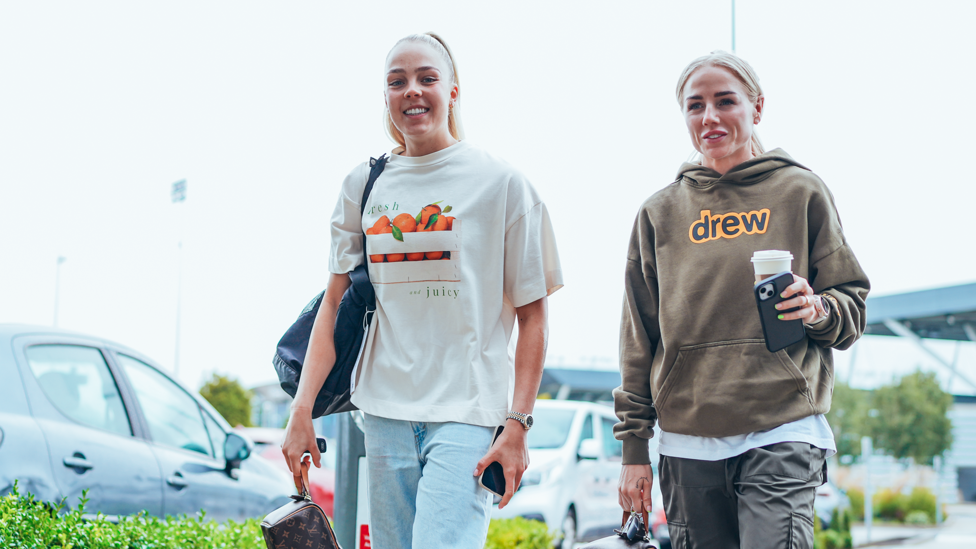 OUR LIONESSES : Ellie Roebuck and Alex Greenwood ready to prepare for the 2023/24 season.