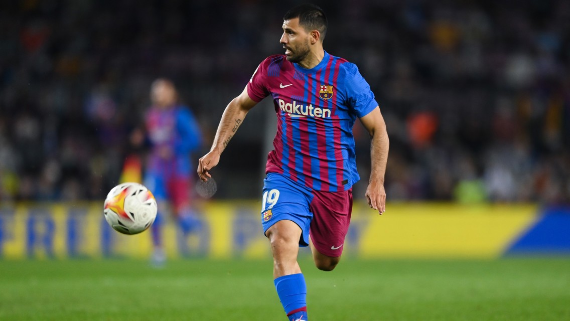 Guardiola y Walker envían mensajes de apoyo a Agüero