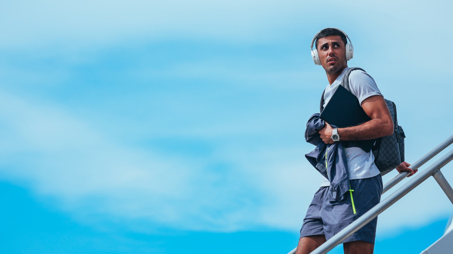 MIDFIELD MARVEL : Rodri takes in his surroundings