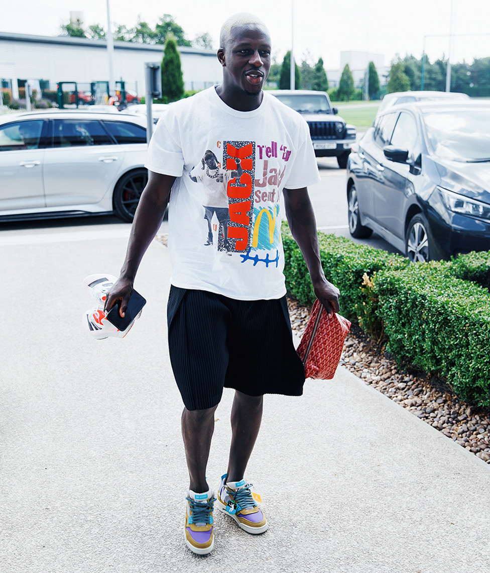 SIAP BERTUGAS: Benjamin Mendy dalam suasana hati baik saat kembali ke CFA