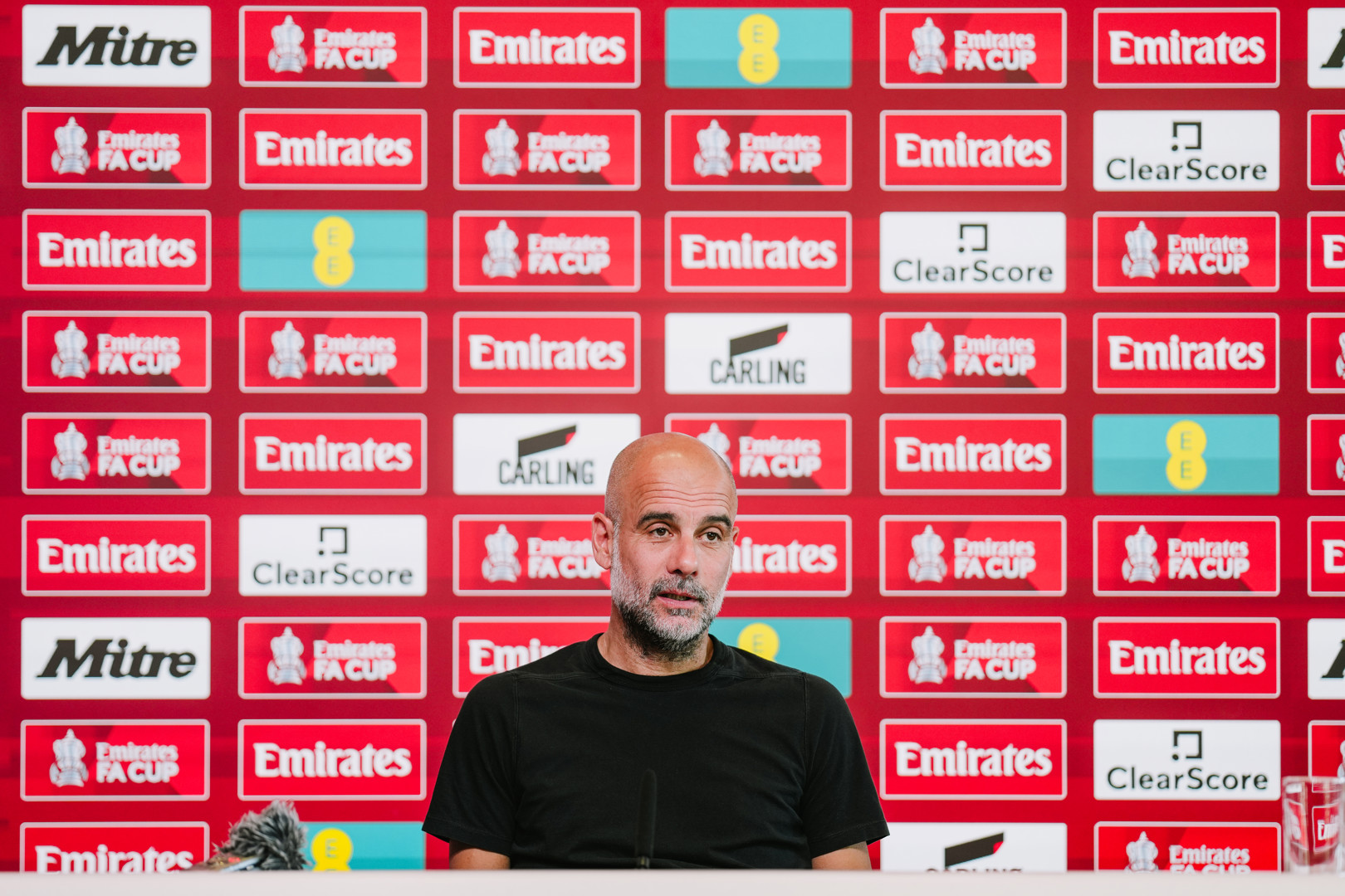'Futebol é para os torcedores', afirma Pep 