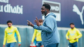Kolo Touré se incorpora de forma permanente al cuerpo técnico del primer equipo