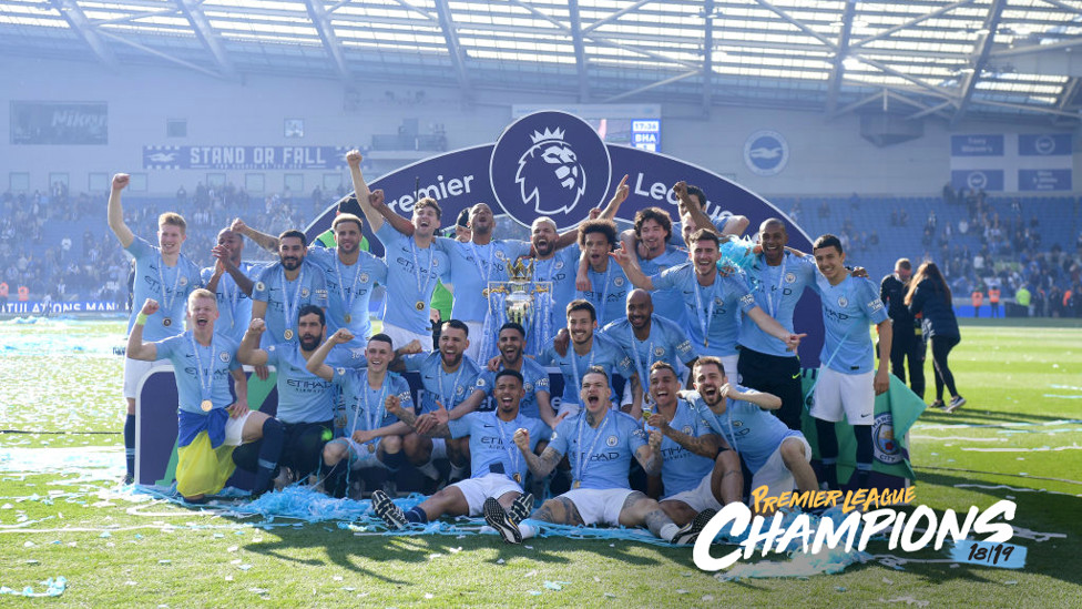 TOGETHER : The Blues celebrate at the Amex