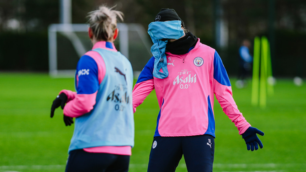 ON TARGET  : Miedema takes a bib to the face! 