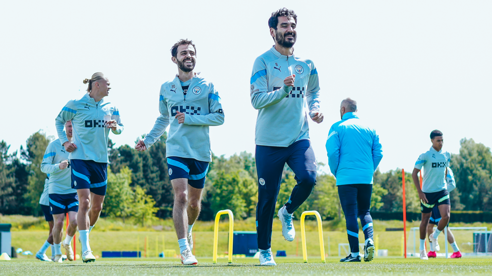 ALL SMILES : Ilkay Gundogan and Bernardo Silva snapped enjoying the warm up.