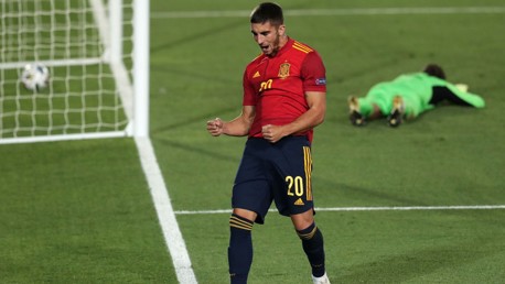 Torres nets first Spain goal as Garcia makes debut