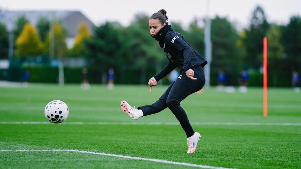 SWISS SUPERSTAR  : Iman Beney tries her luck. 