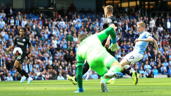 GOL PEMBUKA: Kevin De Bruyne mencetak gol di detik ke-69 laga.