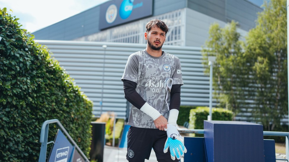 GLOVES ARE ON : James Trafford is ready to go