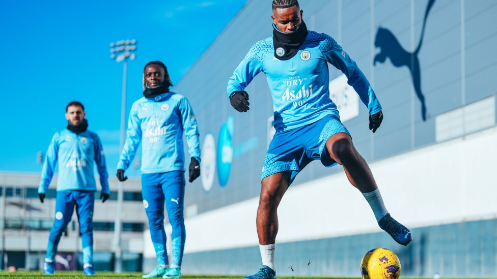 WATCH OUT : Manuel Akanji impresses his teammates
