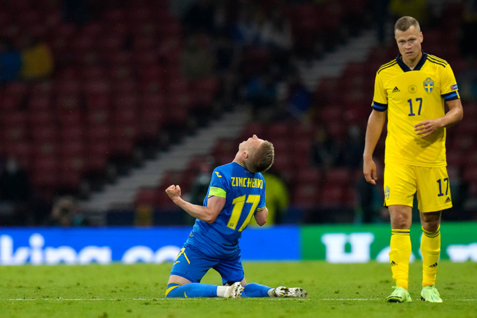 HISTÓRICO. : Zinchenko guió a Ucrania a sus primeros cuartos de final.