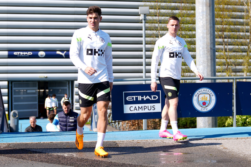 DUETO ARGENTINA E ESPANHA : Álvarez e Gomez chegam para o treinamento. 