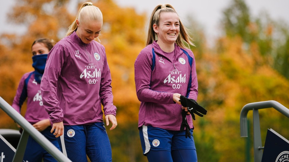 GOOD TO SEE YOU! : Lauren Hemp and Laura Blindkilde Brown on their way to training