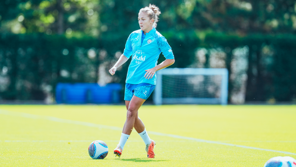 FOCUSED FILIPPA : Angeldahl looking to play a pass in training.