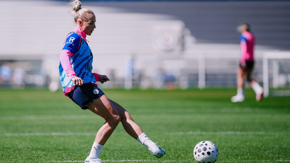 CAPTAIN  : Alex Greenwood gears up for Liverpool.