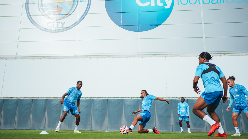 POSSESSION : The team sharpen up for the Hammers