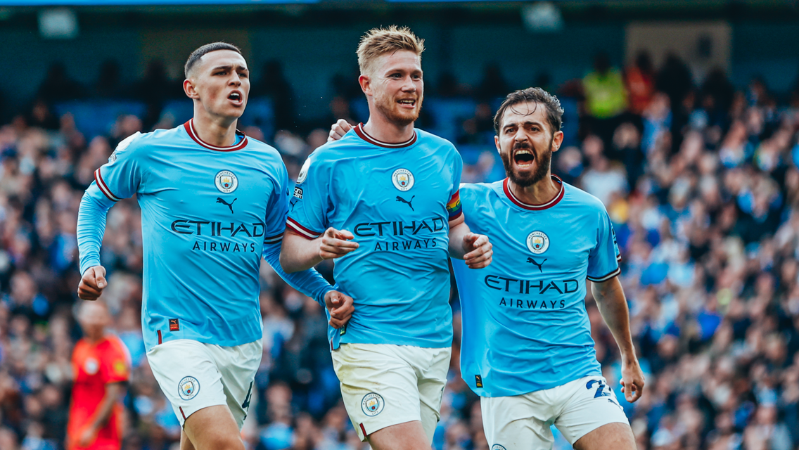 TRIPLE THREAT: Defenders see this picture in their nightmares.