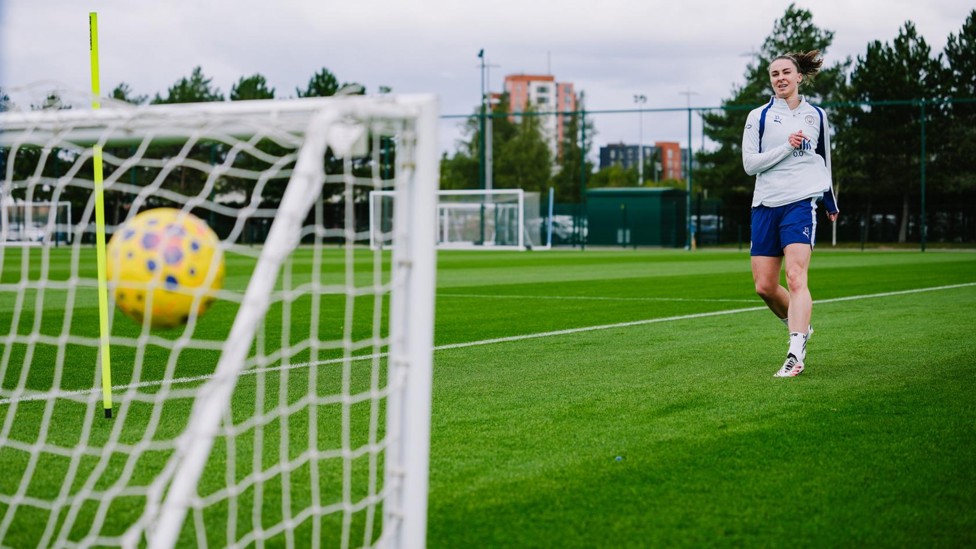 TOP BINS : Niamh Charles puts it in the top corner