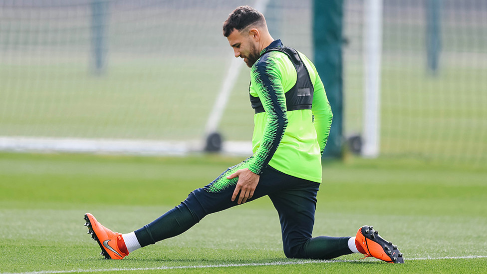 ON THE OTA-MENDI : Our centre-back loosens himself up