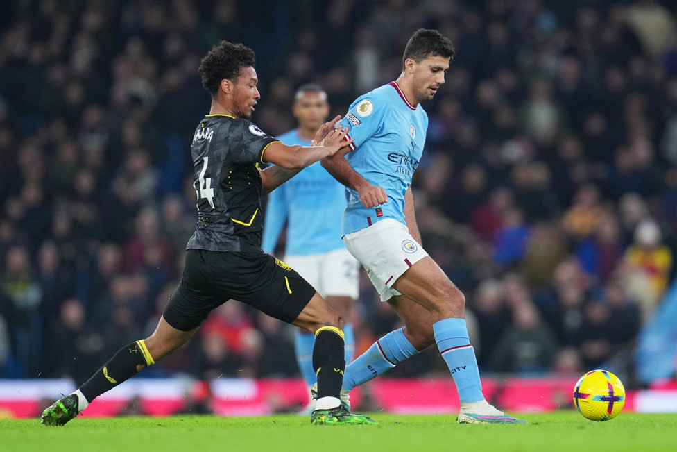 CLASSE DE SEMPRE  : Rodri e a categoria habitual no meio de campo do City.