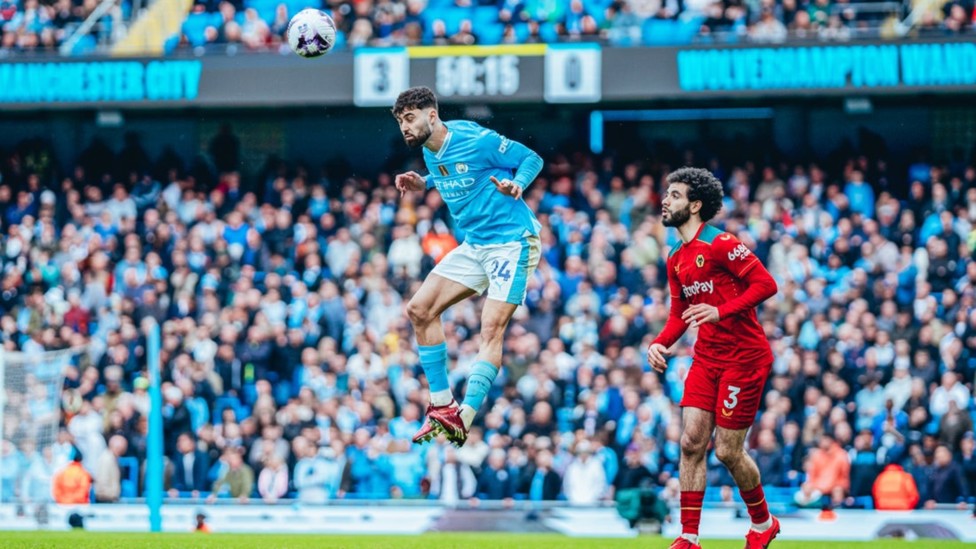 JUMPING JOSKO: Gvardiol clears the ball