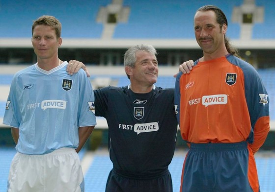 Tarnat is unveiled with boss Kevin Keegan and David Seaman