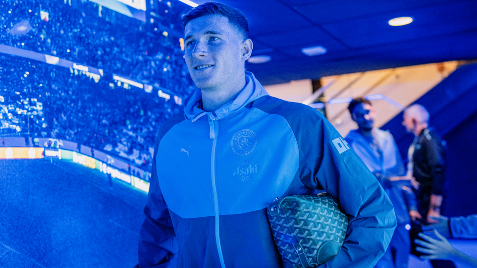 ANDERSON ARRIVES : Ready for his Premier League debut for City.