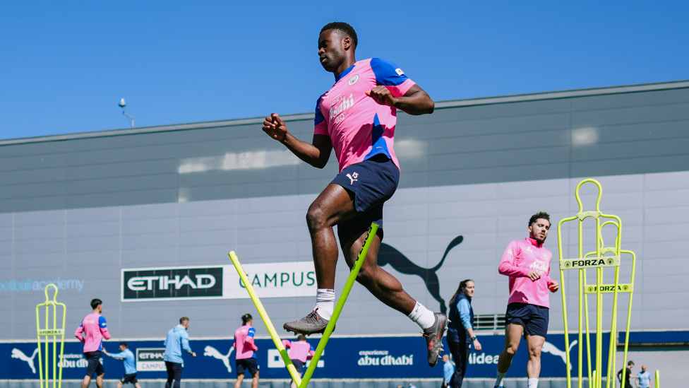 LEAP  : Marc Guéhi is next over the hurdle!