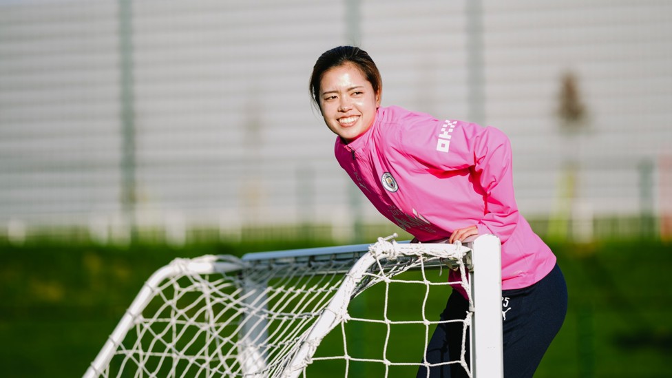 MAGICIAN  : Yui Hasegawa pushes the goal.