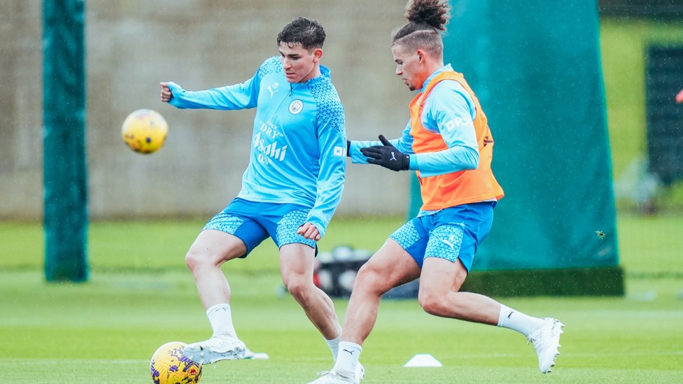 SILKY ARGENTINE : Julian Alvarez flaunts his quick feet in front of Kalvin Phillips. 