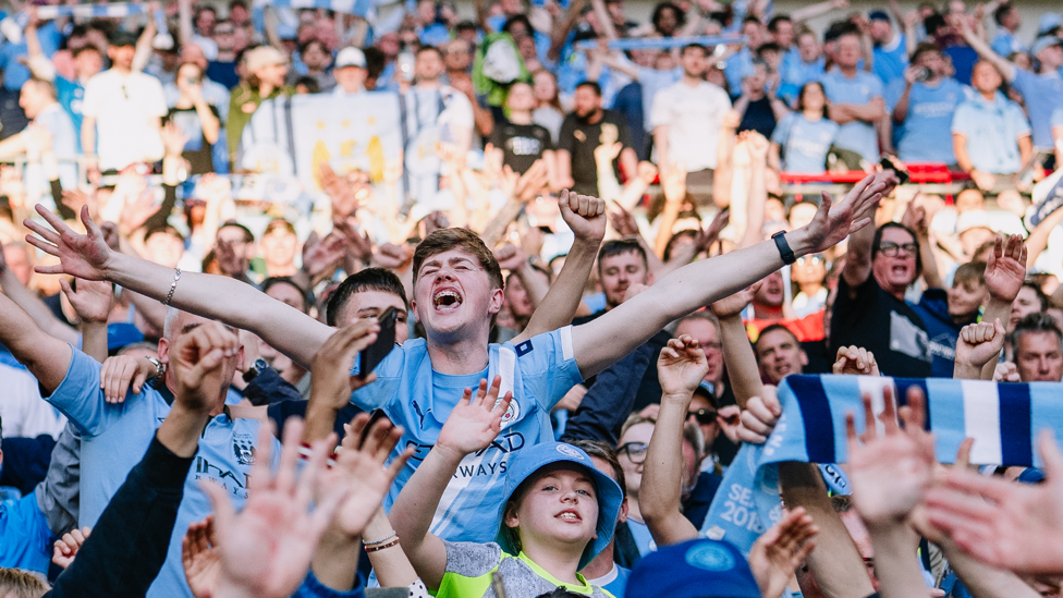 LOUD AND PROUD : Absolute scenes!