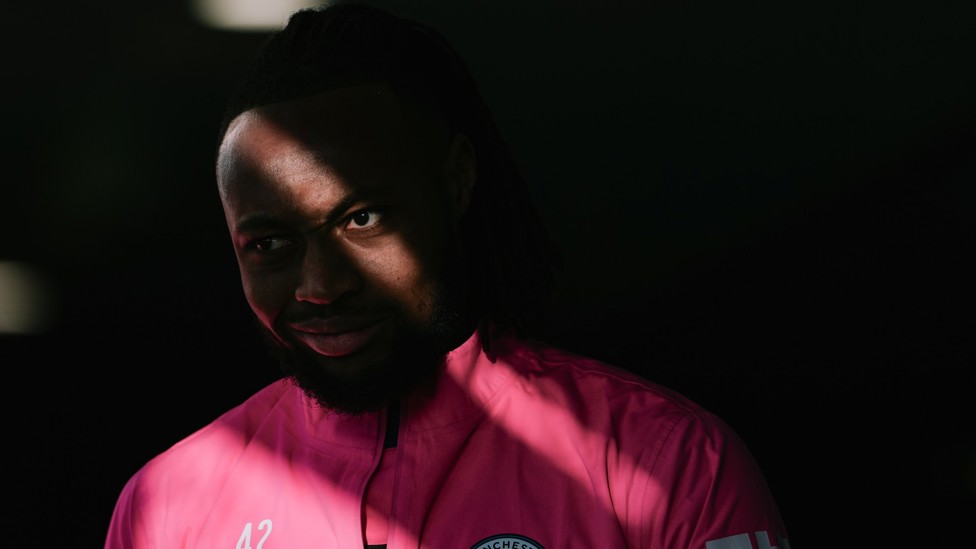 SEMENYO SILHOUETTE : Antoine Semenyo gets ready for the session