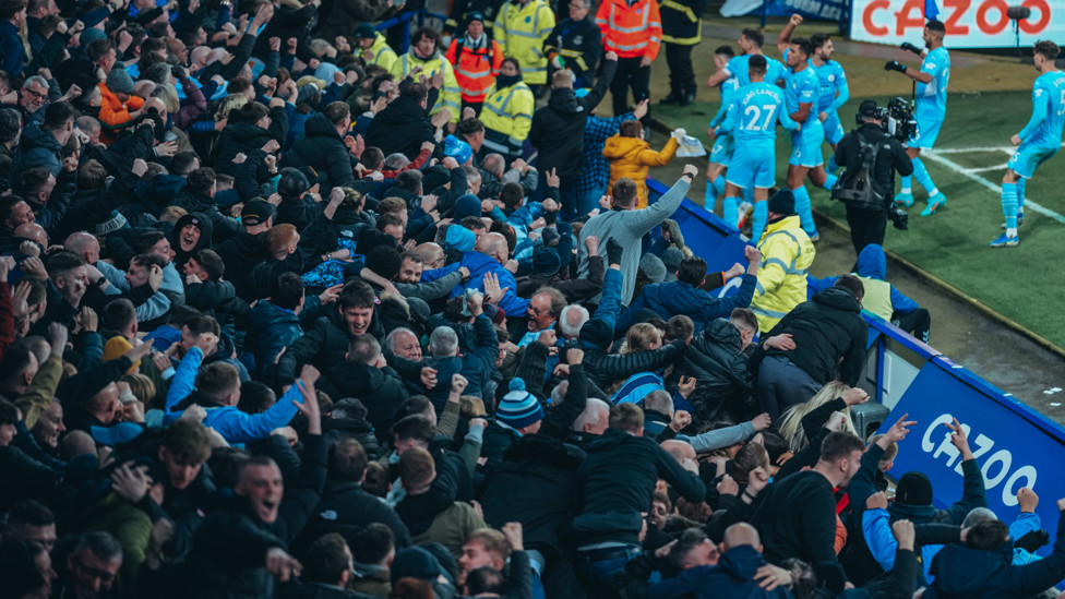 SCENES. ABSOLUTE SCENES. : Enjoy that one City fans? 