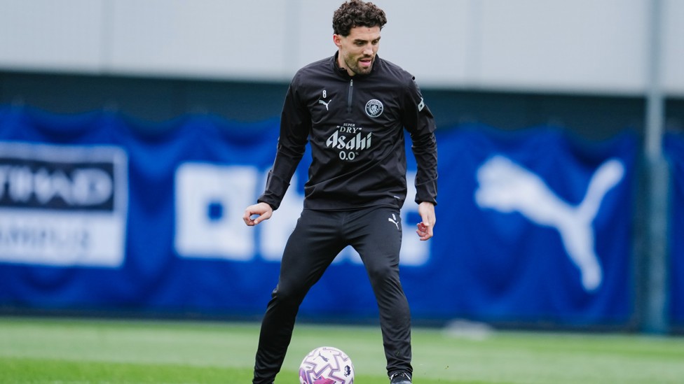 MIDFIELD MARVEL : Mateo Kovacic on the ball
