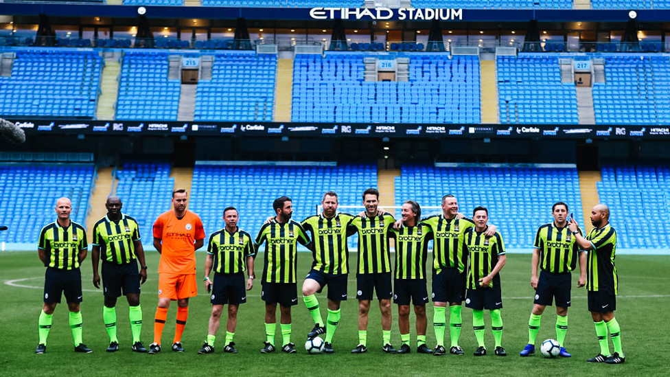 ARM IN ARM : A squad with a famous team spirit.