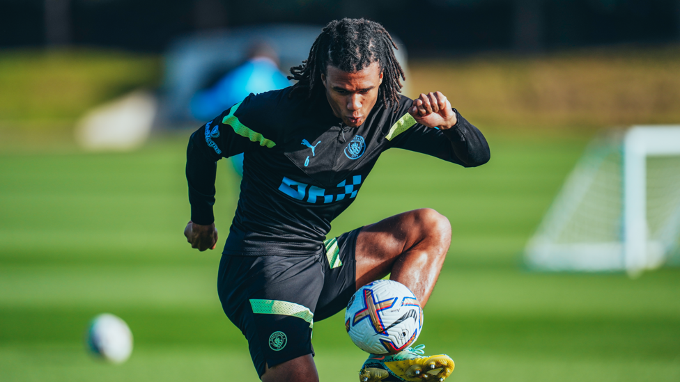 CLOSE CONTROL : Nathan Ake keeps the ball in his grasp