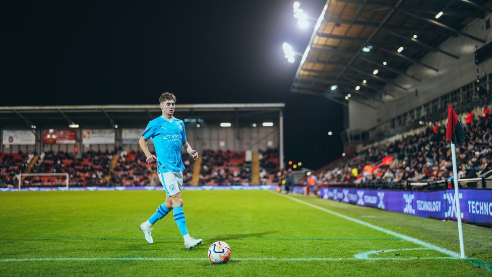MOMENTS BEFORE : Jacob Wright prepares to take a City corner as we pile on pressure. 