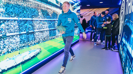 ALL SMILES: KDB arrives to the Etihad in a good mood.