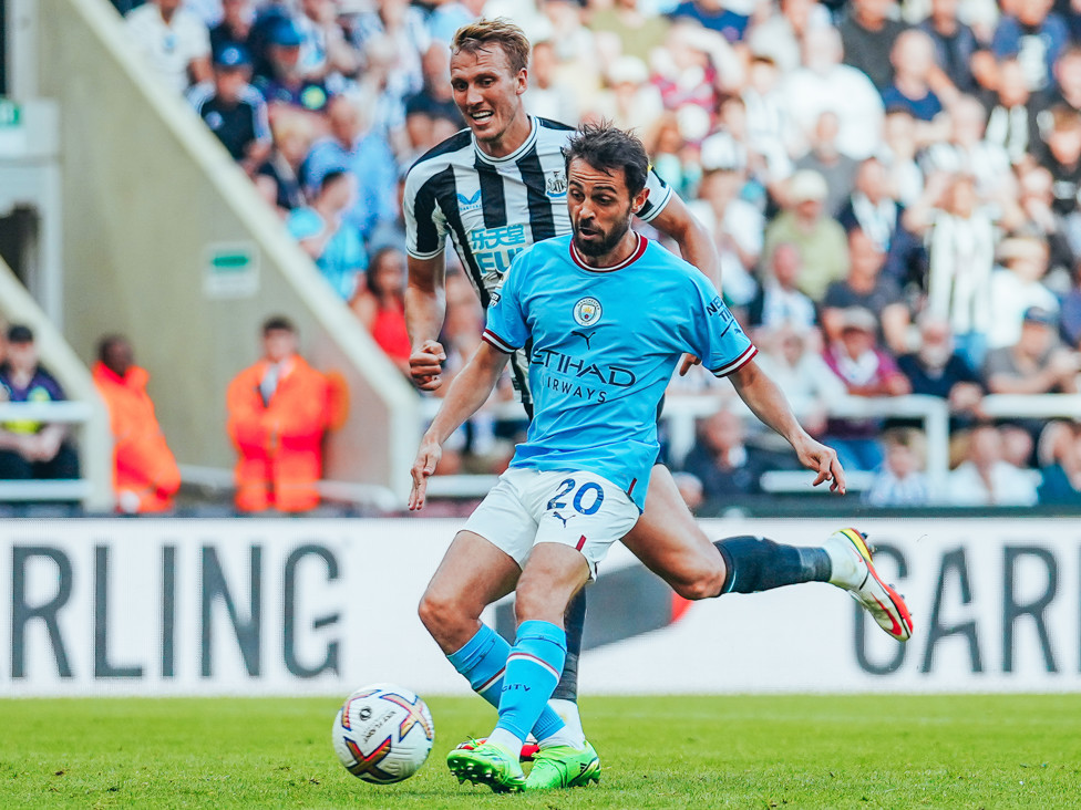 Bernardo e seu gol no 3 a 3 em St James' Park.