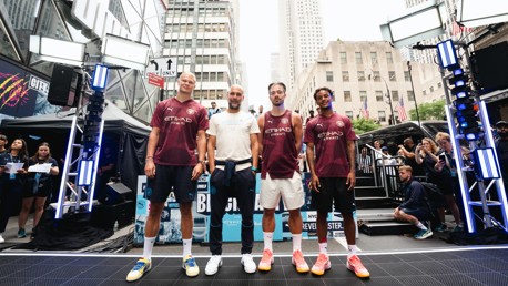 Bintang City bermain basket di peluncuran spesial jersey ketiga di New York