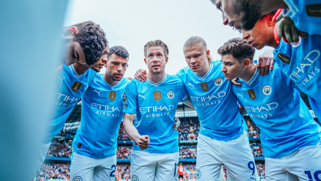 Manchester City langgar aturan kick-off dan restart
