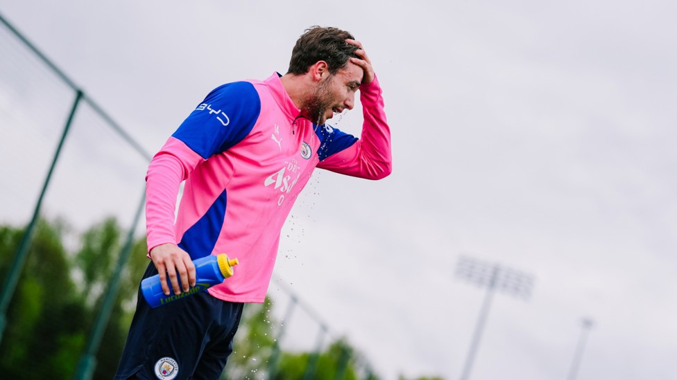 REFRESHED : Nico takes a break