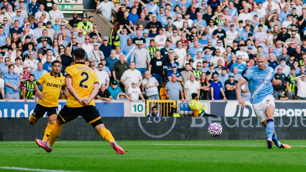 HIM AGAIN : Haaland finds the corner!