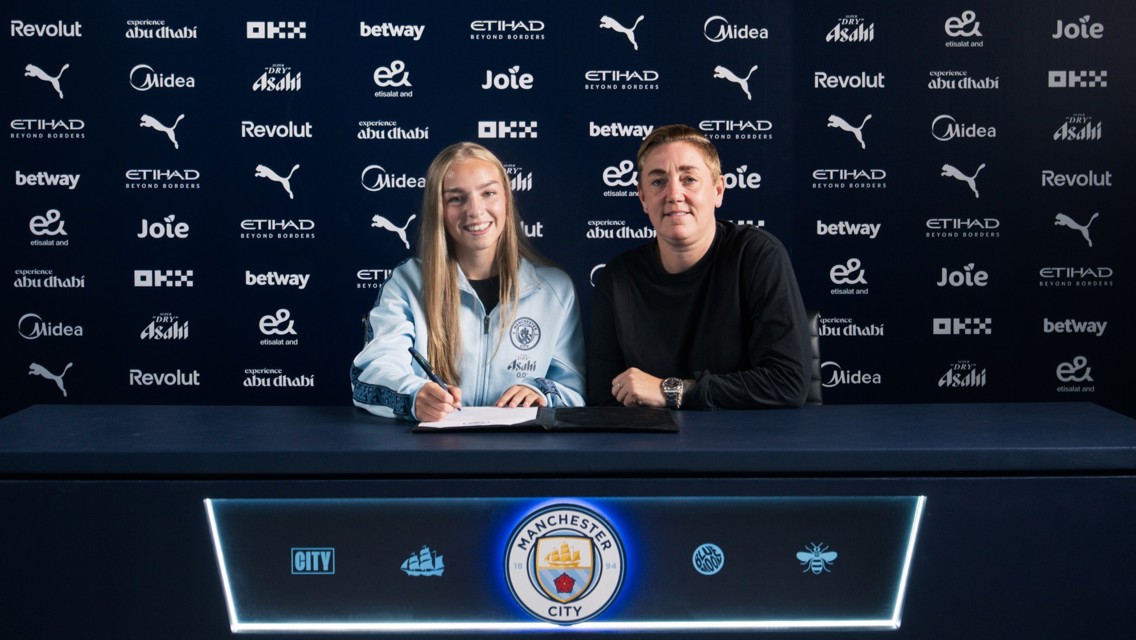 Thomas signs contract extension