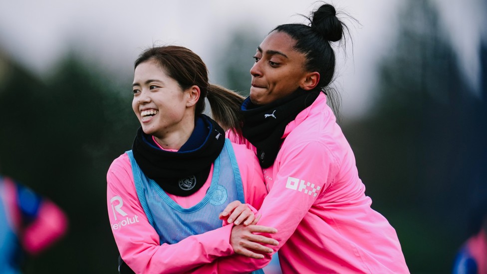 Close marking : Yui Hasegawa and Kerolin Nicoli