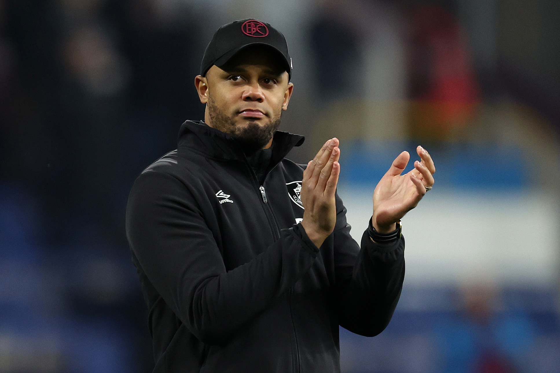 ÍDOLO DO CITY : Kompany fez história no City e agora é o técnico do Burnley.