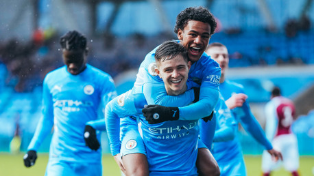 City see off Hammers in table-topping PL2 clash